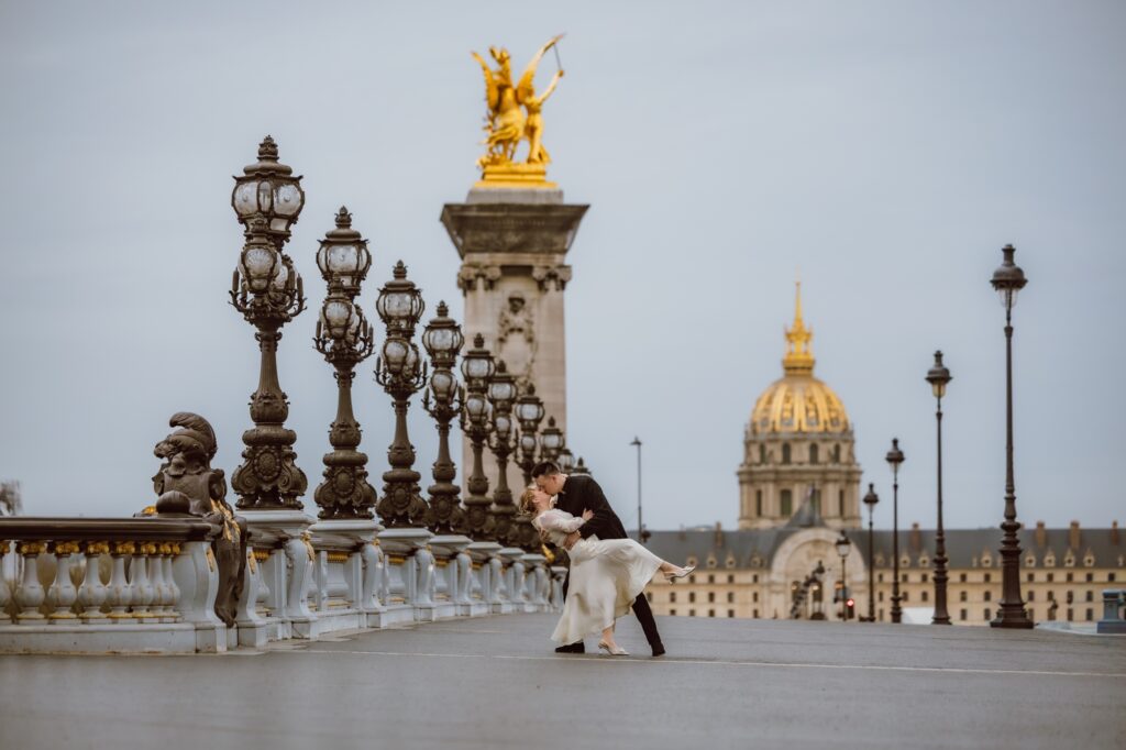 Enjoy your couple’s photoshoot in Paris under the best possible conditions with Paris Photoshoot