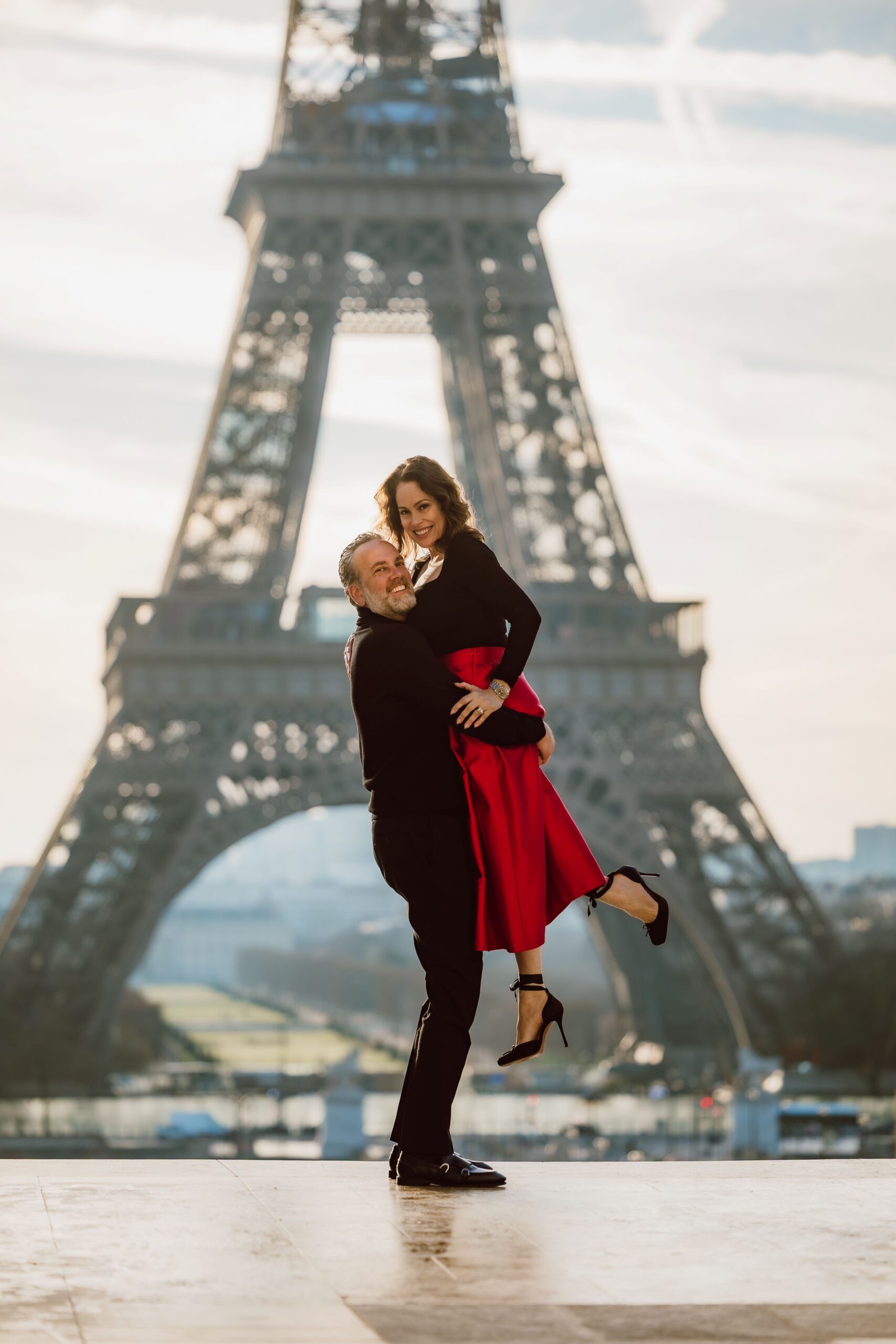 Elegant couple senior photoshoot Paris Trocadéro view