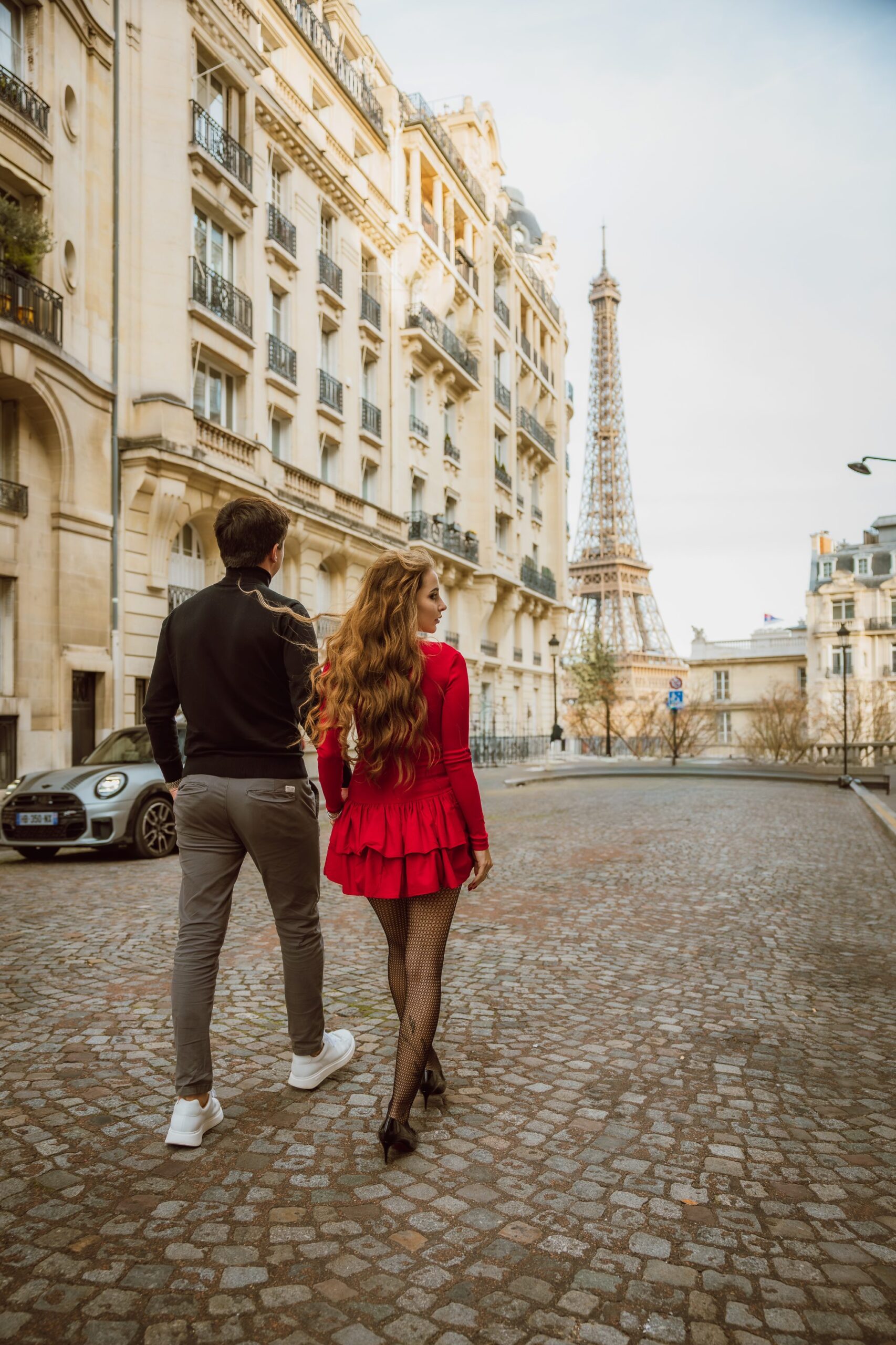 Elegant couple photoshoot Rue Camoens
